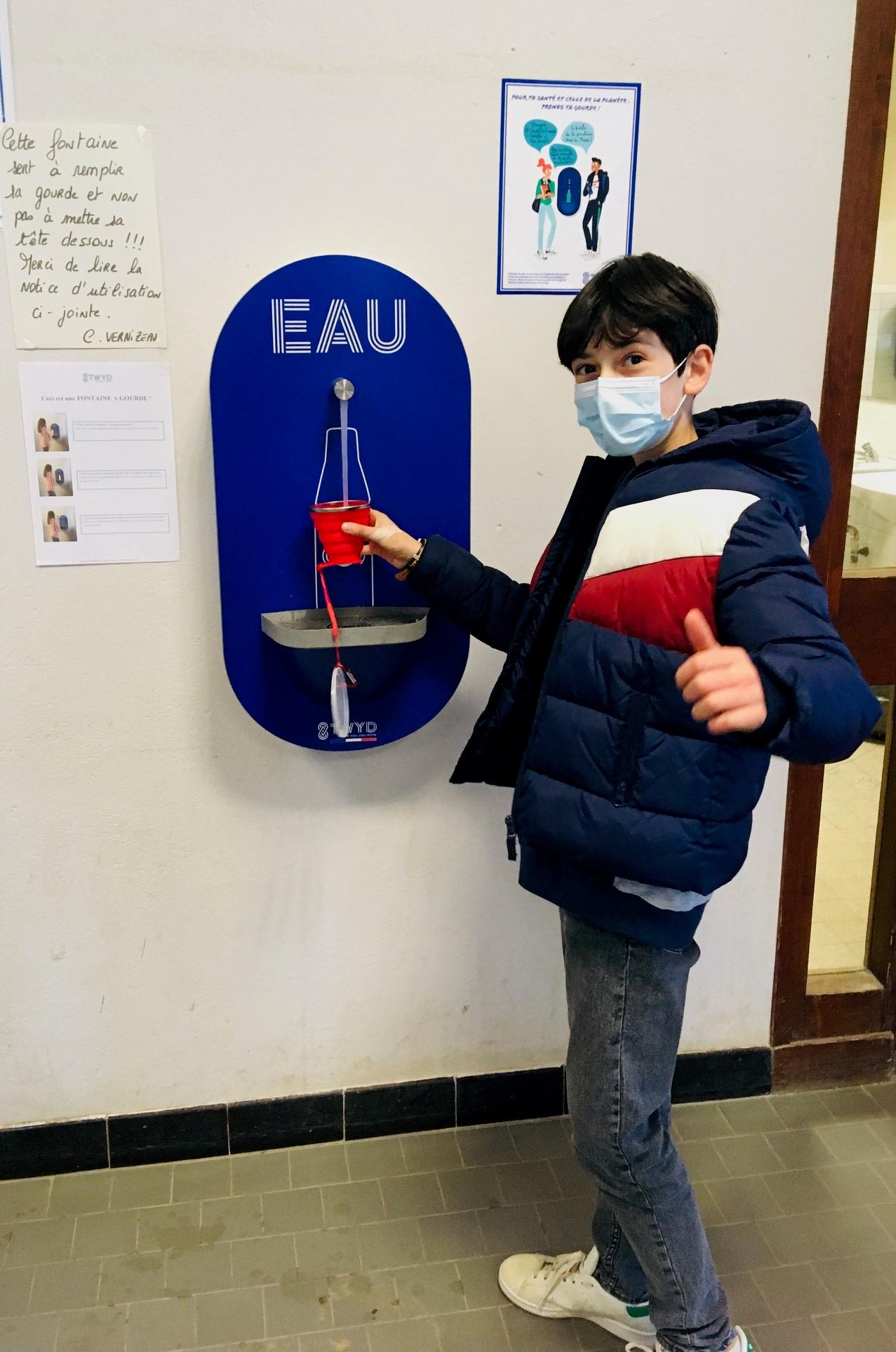 Fontaine à eau établissement scolaire